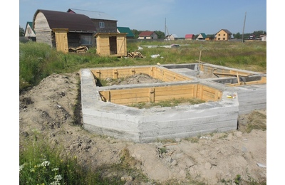 Строительство ленточного фундамента п. Дзержинского