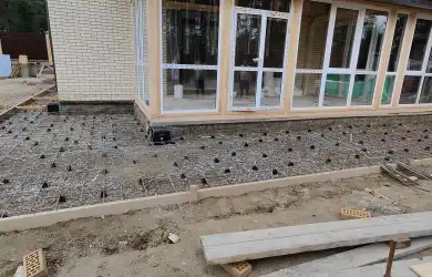 Благоустройство территории (укладка брусчатки, тротуарной плитки, озеленение) пос. Кисловка ул. Калиновая 10